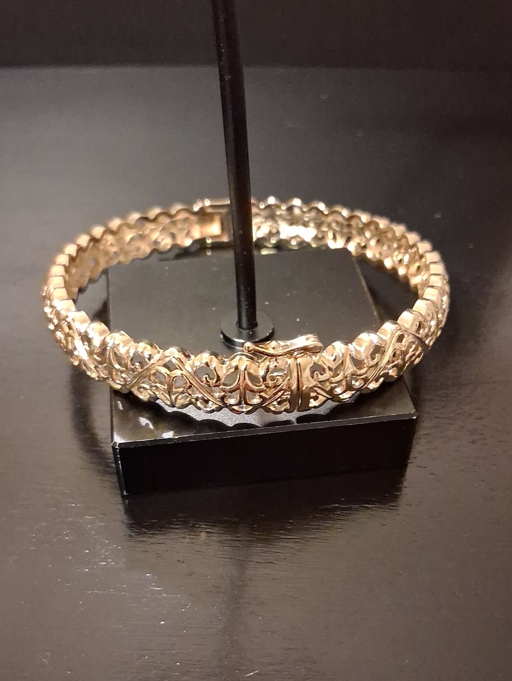 18k Gold Filled Filigree Bangle With Secure Box Lock New